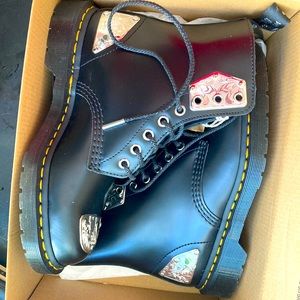SIZE 8 LIMITED EDITION KING NERD DOC MARTENS!